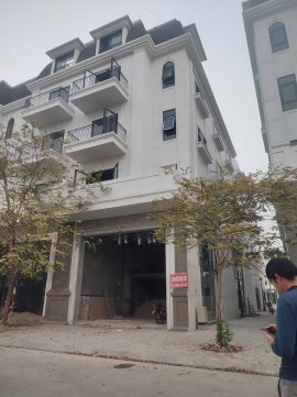 Dự án lắp đặt Hệ thống Điện Năng Lượng Mặt Trời hệ Hybrid 3 pha với 27 tấm pin JA 625W loại mới nhất